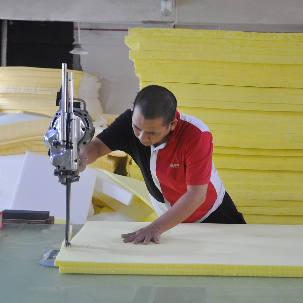 QD casa_manufacturing_Sponge Cutting